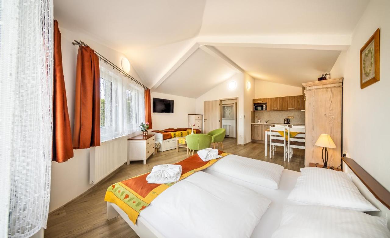 Villa Gardena 체스키크룸로프 외부 사진